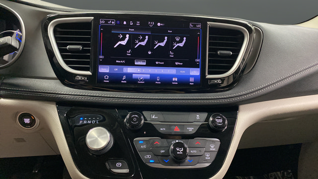 Used 2022 Chrysler Pacifica Touring-L FWD image 17