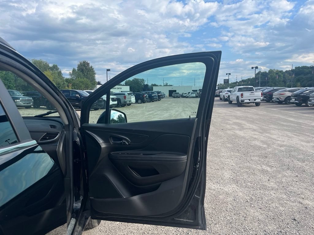 Used 2019 Buick Encore Sport Touring w/ Safety Package AWD/4WD image 34
