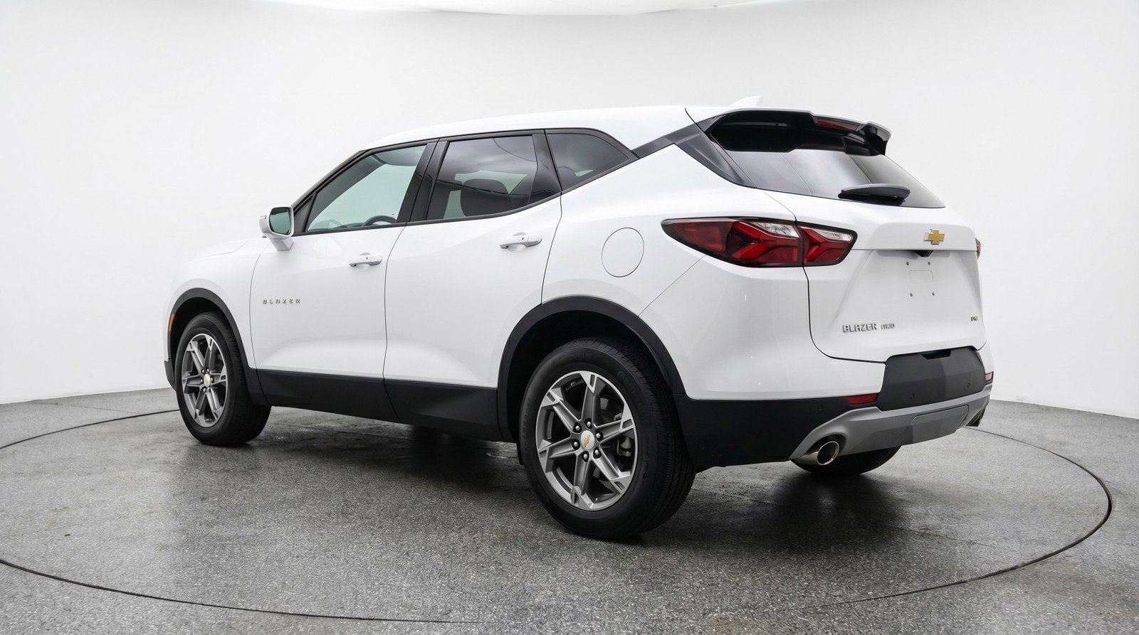 Used 2025 Chevrolet Blazer LT FWD image 6