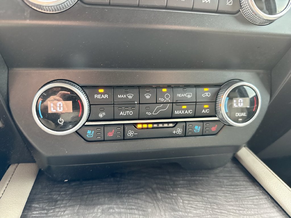 Used 2021 Ford Expedition Limited AWD/4WD image 17