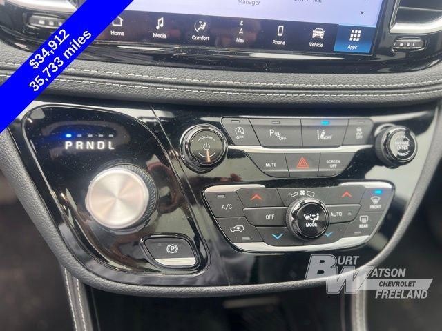 Used 2025 Chrysler Pacifica Limited image 19