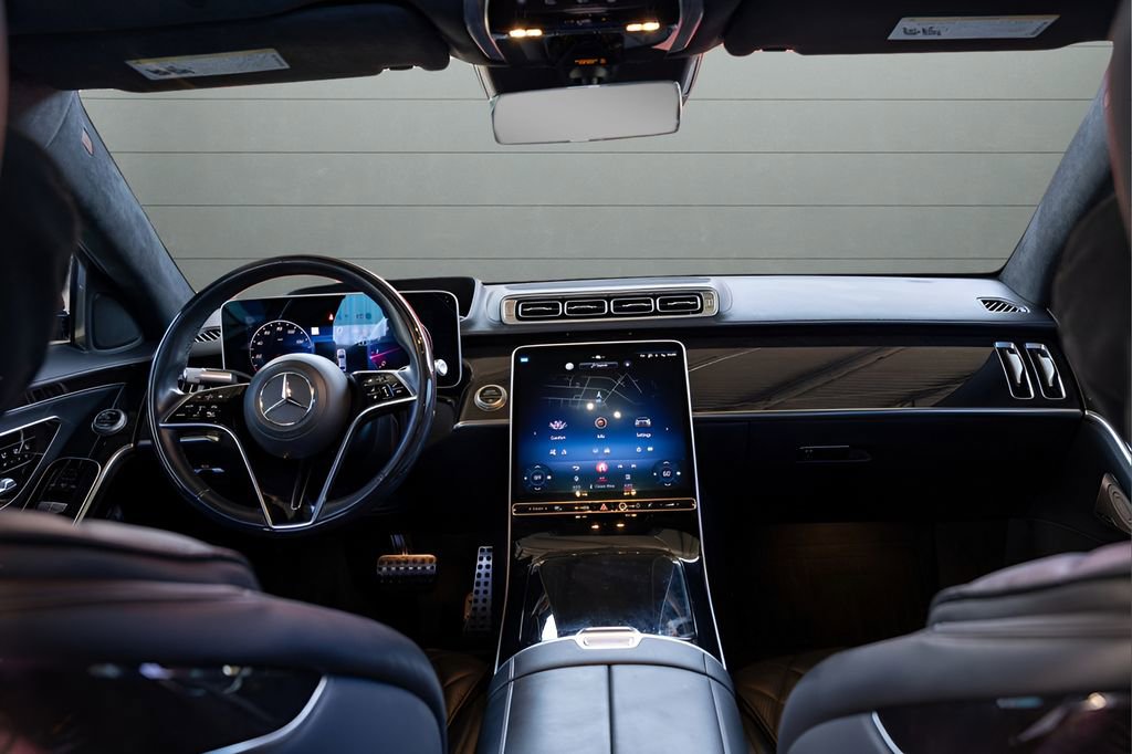 Used 2022 Mercedes-Benz S 580 4MATIC Sedan w/ AMG Line Package image 25