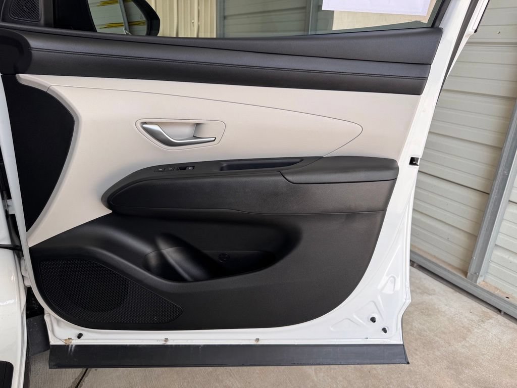 Certified 2025 Hyundai Tucson SE FWD image 18