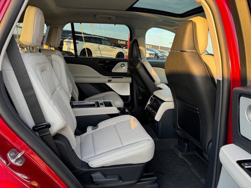 New 2025 Lincoln Aviator Reserve w/ Equipment Group 201A AWD/4WD image 14
