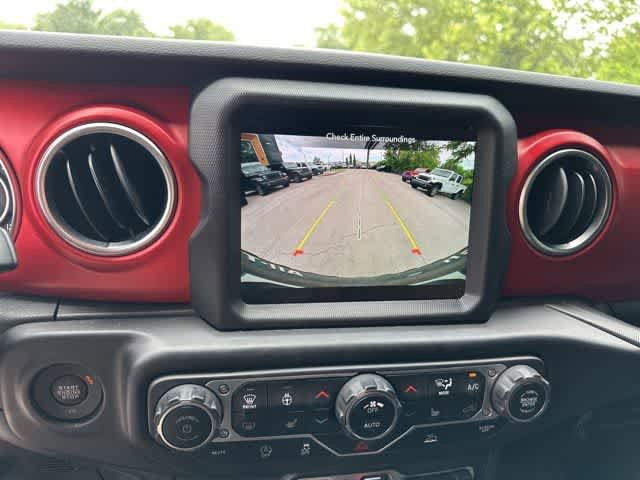 Used 2023 Jeep Wrangler Unlimited Rubicon w/ Cold Weather Group AWD/4WD image 10