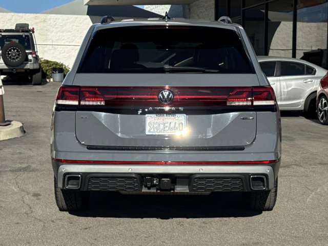 Certified 2024 Volkswagen Atlas Peak Edition SE AWD/4WD image 4