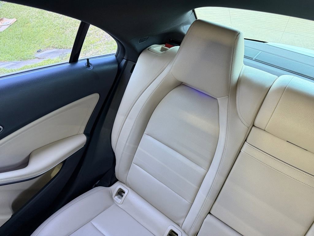 Used 2018 Mercedes-Benz CLA 250 image 36