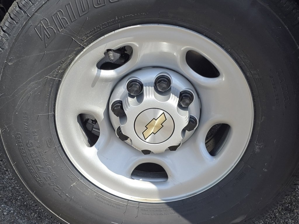 New 2026 Chevrolet Express 2500 w/ Driver Convenience Package RWD image 6