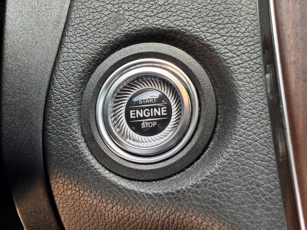 Used 2021 Mercedes-Benz C 300 4MATIC Sedan image 21