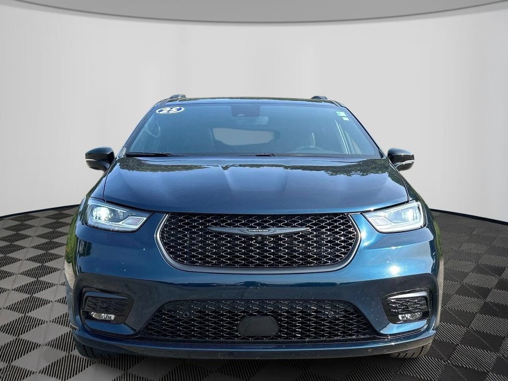 Used 2025 Chrysler Pacifica Limited FWD image 8