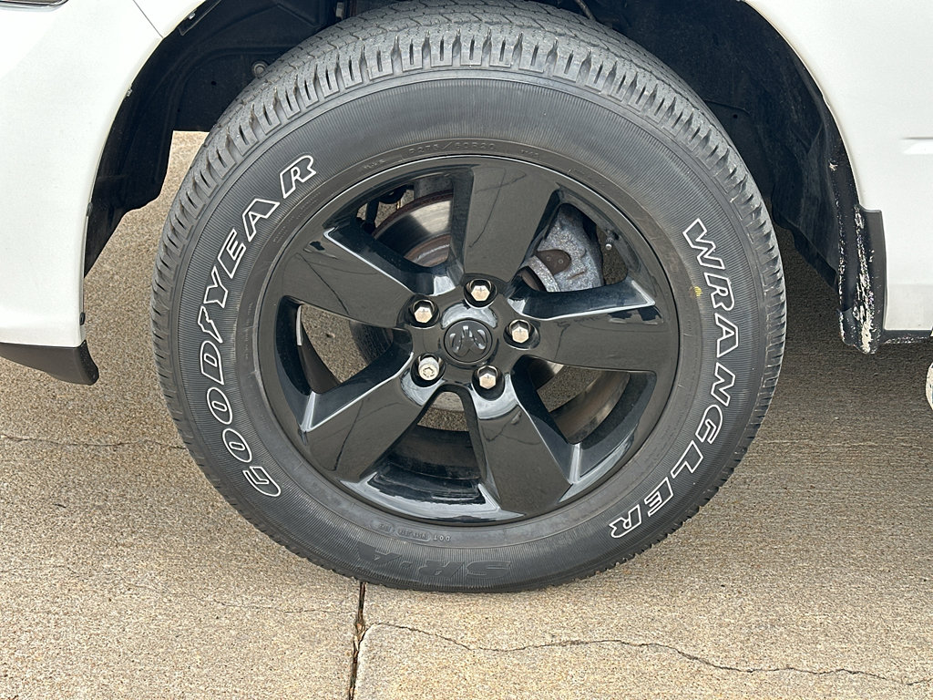 Used 2023 RAM 1500 Express w/ Wheel & Sound Group AWD/4WD image 3