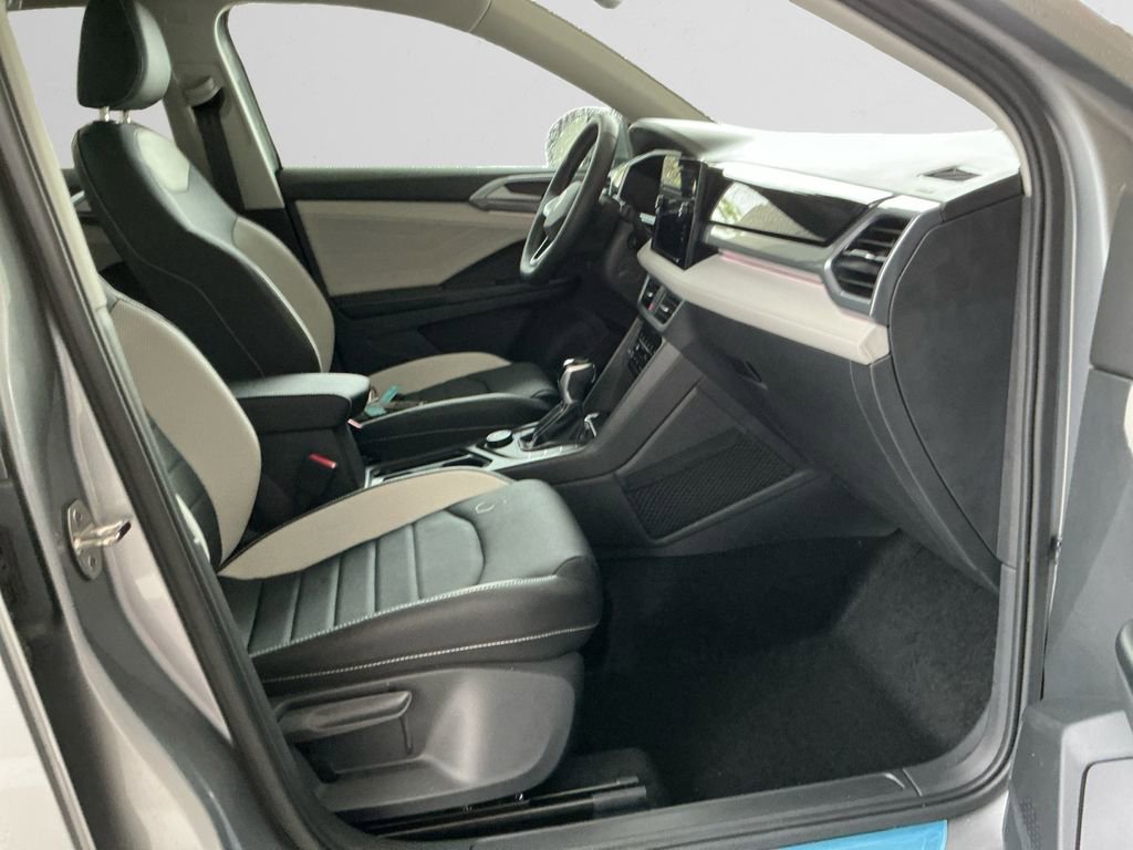 New 2025 Volkswagen Taos SEL image 15