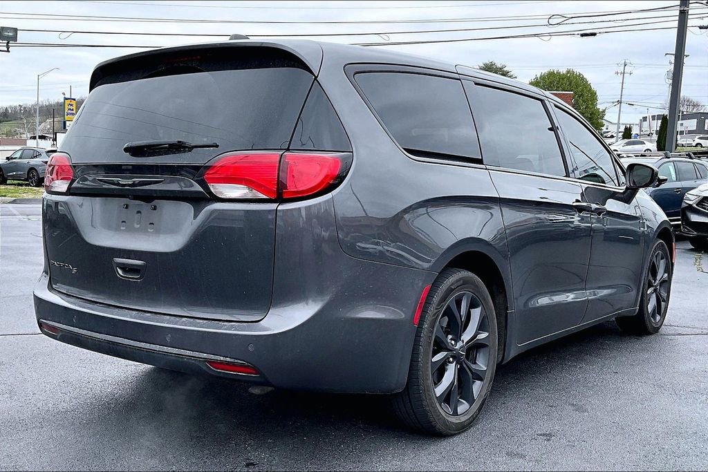Used 2020 Chrysler Pacifica Touring w/ S Appearance Package image 9