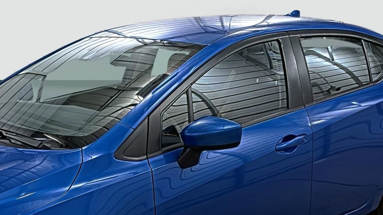 Used 2022 Nissan Versa SV image 8