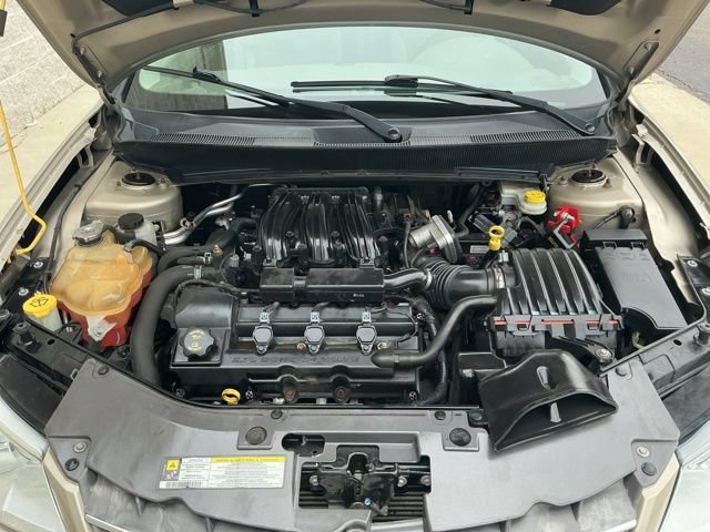 Used 2008 Chrysler Sebring Touring FWD image 18