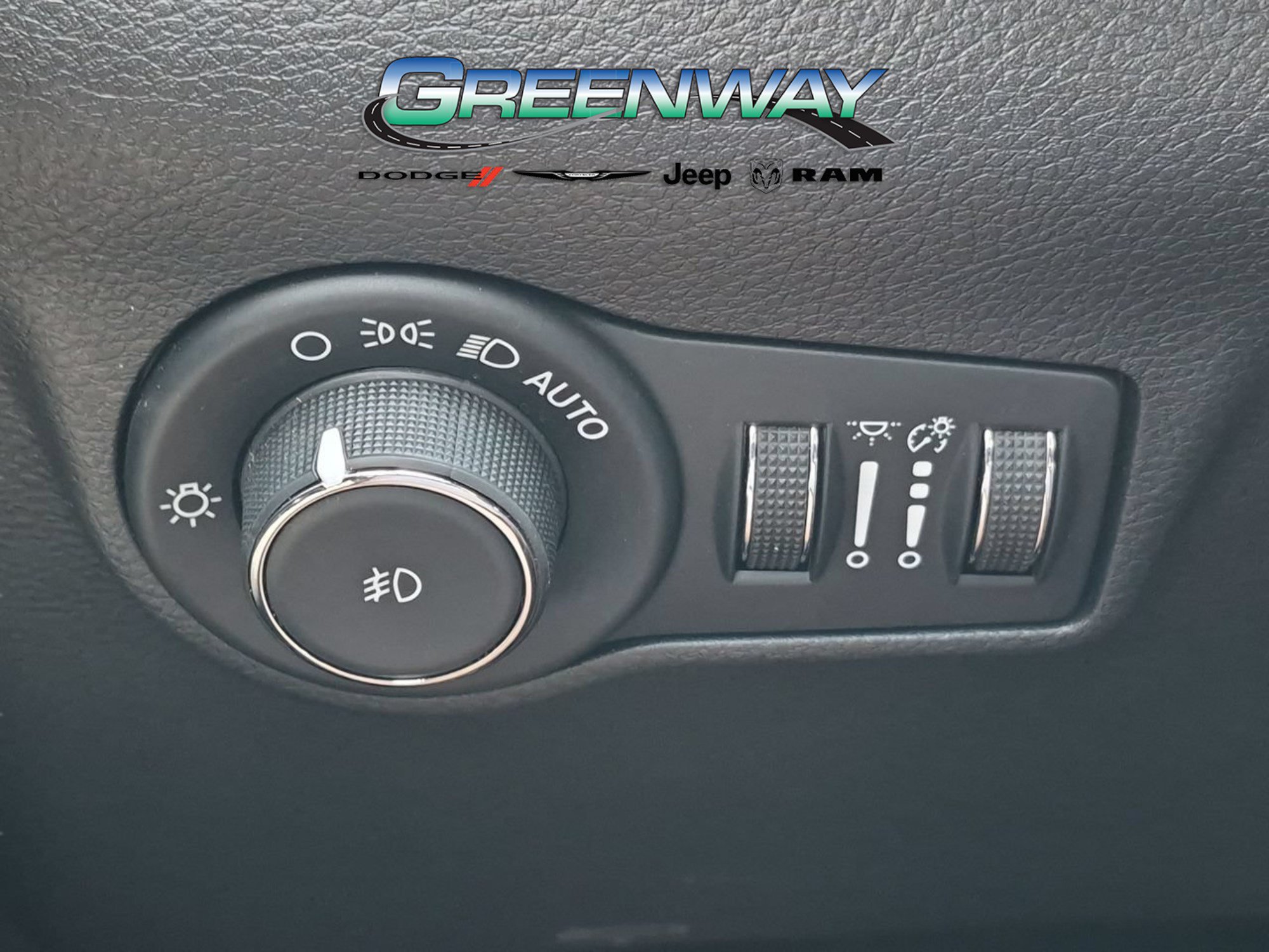 Used 2023 Jeep Compass Trailhawk w/ Trailhawk Elite Group AWD/4WD image 25