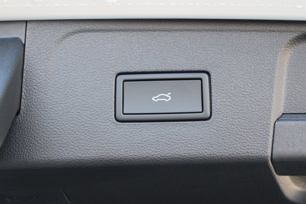 New 2026 Volkswagen Atlas SEL Premium R-Line image 24