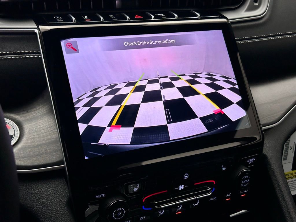 New 2025 Jeep Grand Cherokee Limited w/ Black Appearance Package image 28