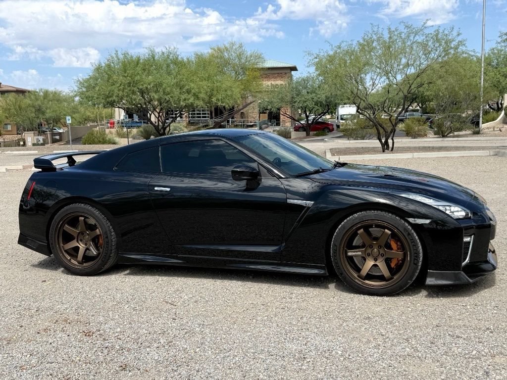 Used 2020 Nissan GT-R Premium w/ Premium Interior Package AWD/4WD image 6