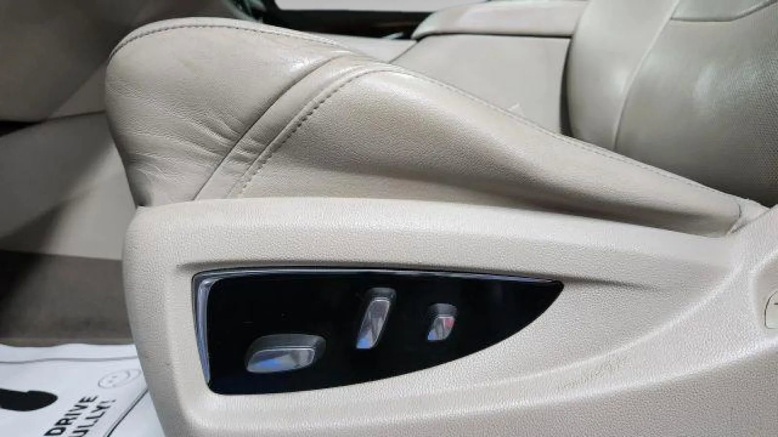 Used 2015 Cadillac Escalade Premium image 9