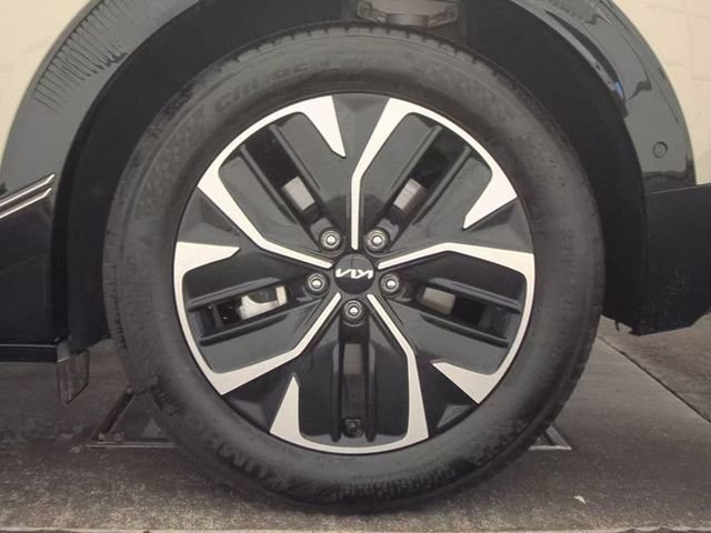 Certified 2024 Kia EV6 Wind w/ Wind Technology Package RWD image 13
