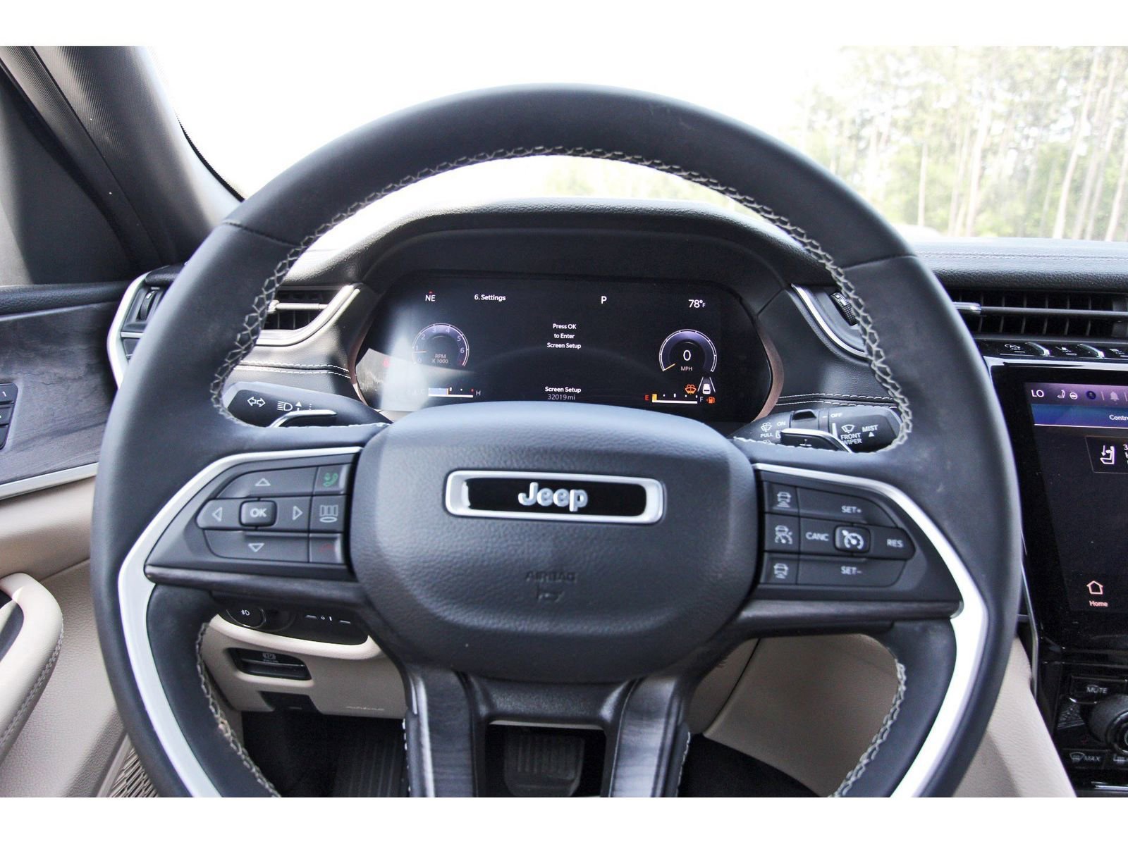 Used 2023 Jeep Grand Cherokee L Limited image 16