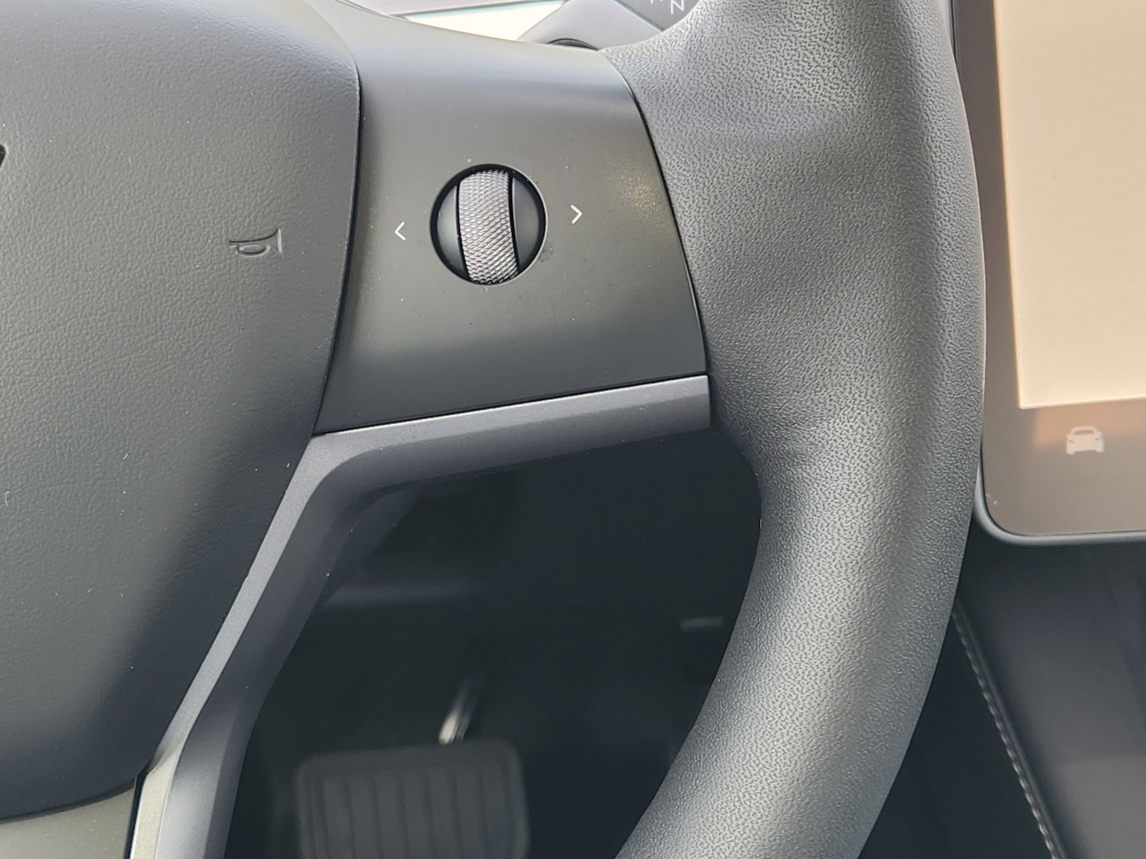 Used 2023 Tesla Model 3 Standard Range image 24