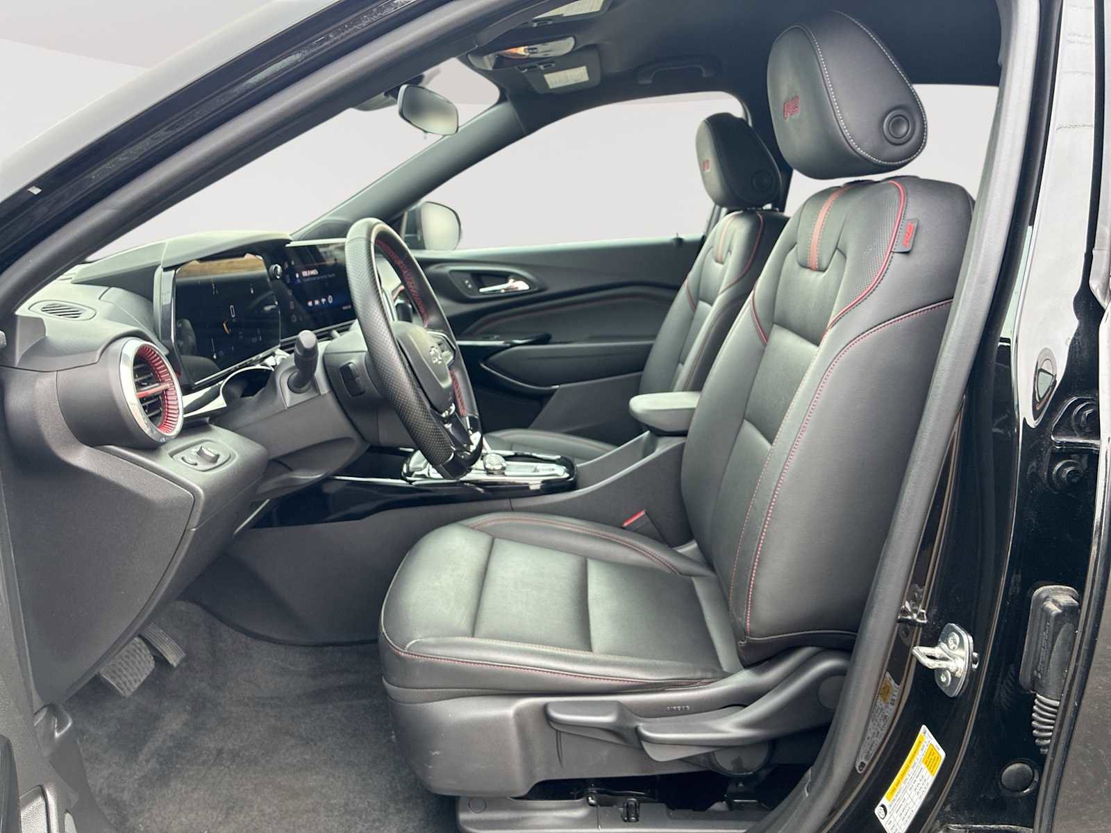 Used 2024 Chevrolet Trax RS w/ Driver Confidence Package image 18