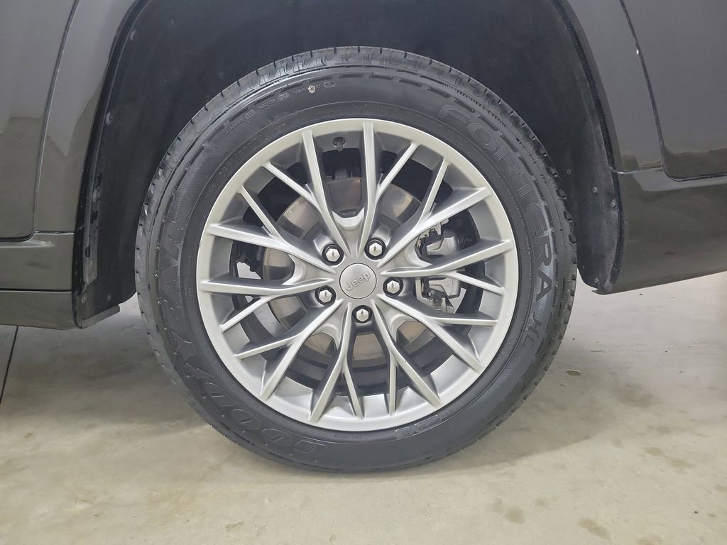 Used 2023 Jeep Grand Cherokee L Summit image 13