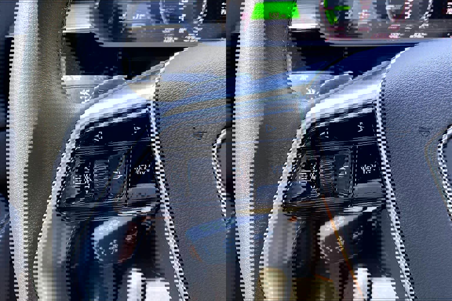 Used 2023 Audi e-tron Premium Plus w/ Premium Plus Package image 23