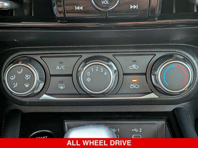 Certified 2025 Nissan Kicks SV AWD/4WD image 26