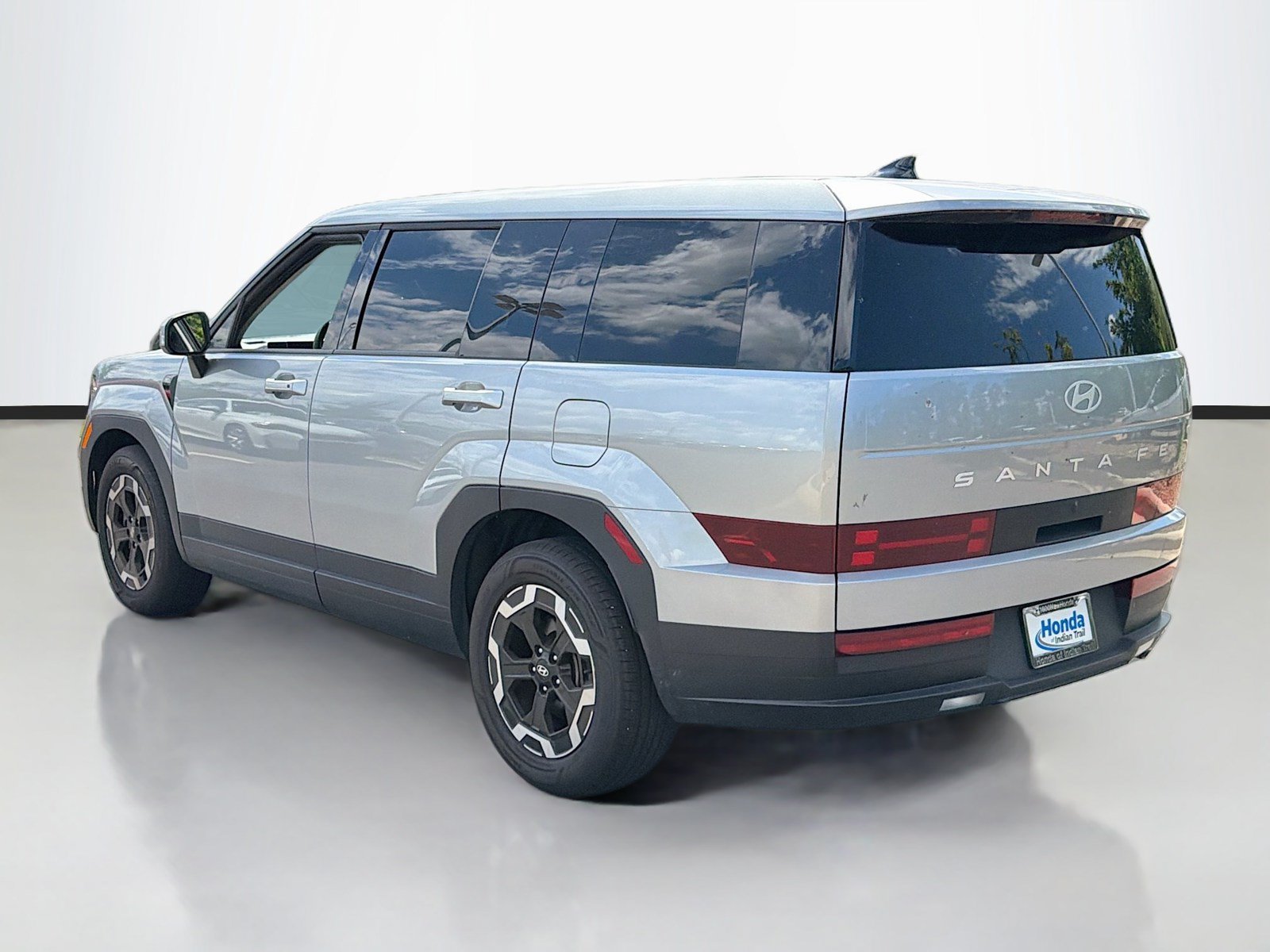 Used 2024 Hyundai Santa Fe SE AWD/4WD image 6