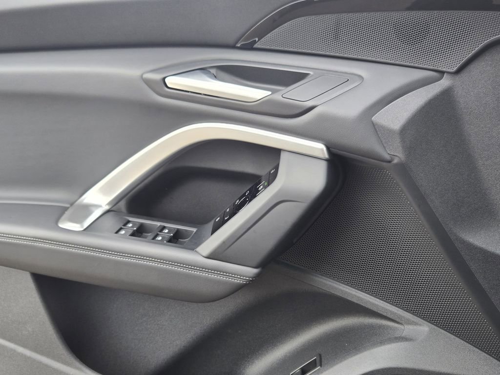 Certified 2025 Audi Q5 2.0T Premium image 28