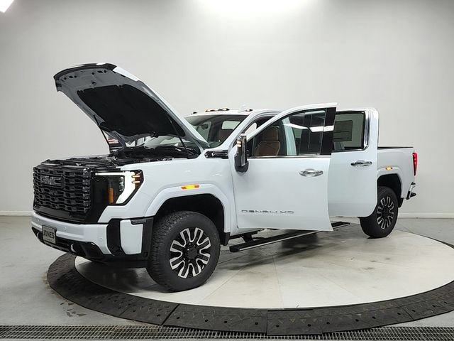 New 2026 GMC Sierra 2500 Denali Ultimate AWD/4WD image 11