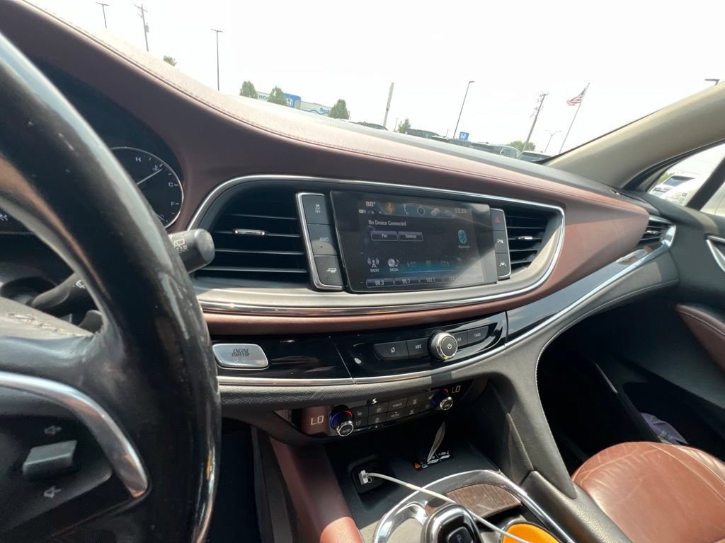 Used 2018 Buick Enclave Avenir w/ Avenir Technology Package AWD/4WD image 18