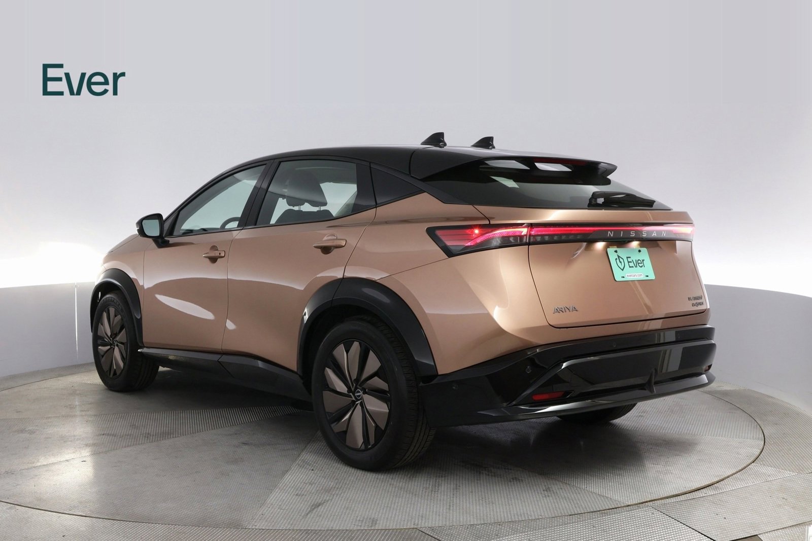 Used 2024 Nissan Ariya AWD image 14