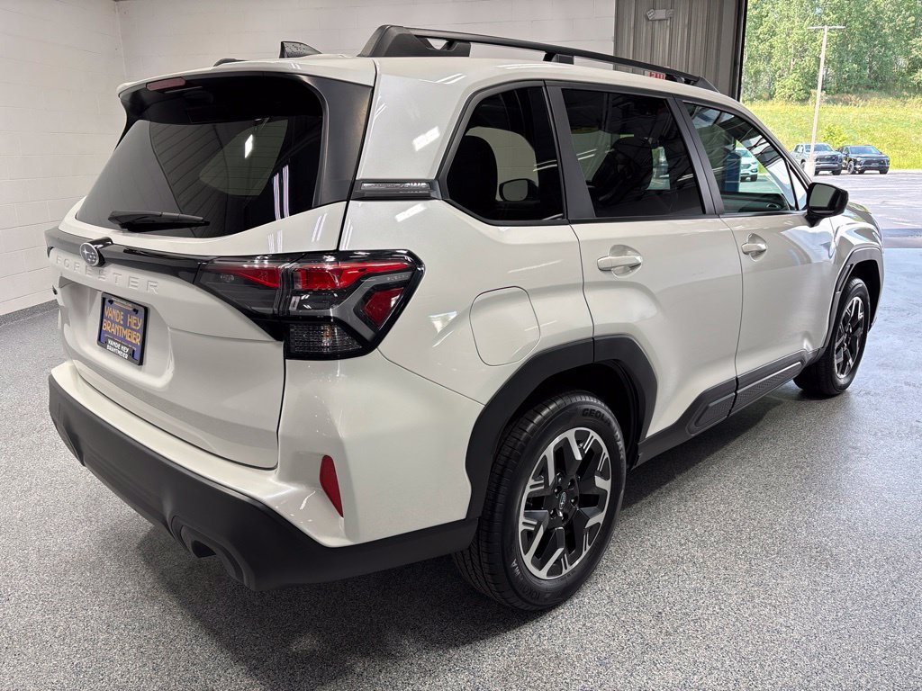 Used 2025 Subaru Forester Premium AWD/4WD image 7