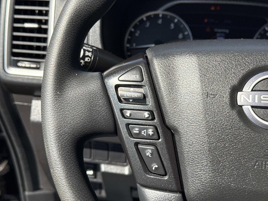 Used 2022 Nissan Frontier SV image 30