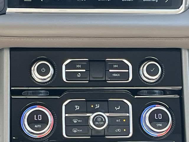 Used 2022 GMC Yukon Denali AWD/4WD image 16