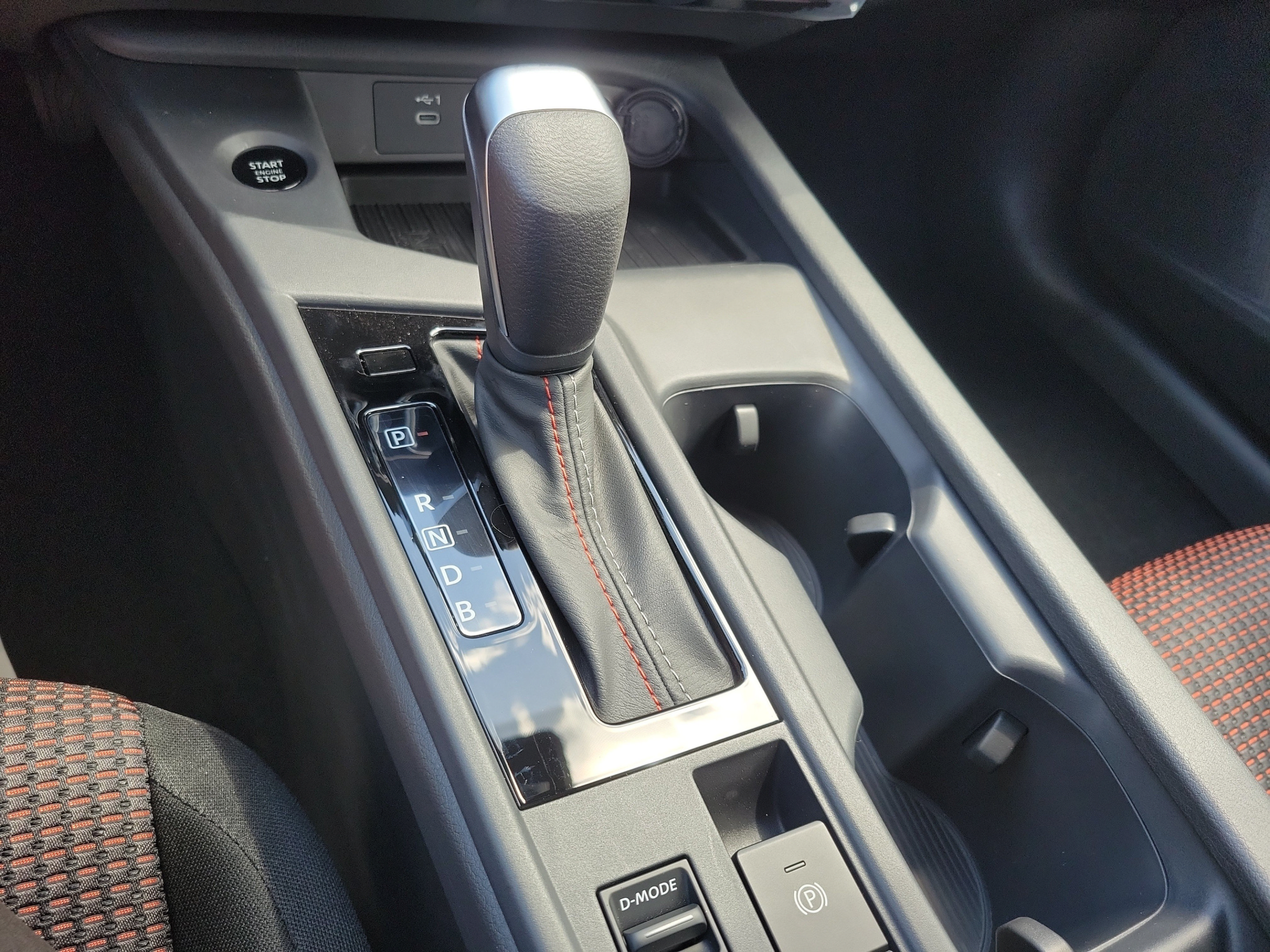 New 2027 Nissan Sentra SR w/ Floor Mat Package FWD image 29
