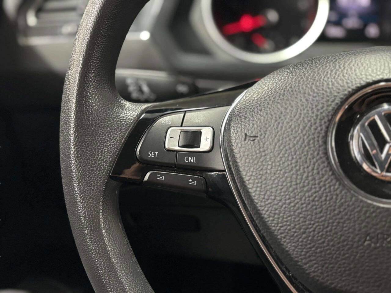 Used 2018 Volkswagen Tiguan S w/ 3rd Row Seat Package image 29