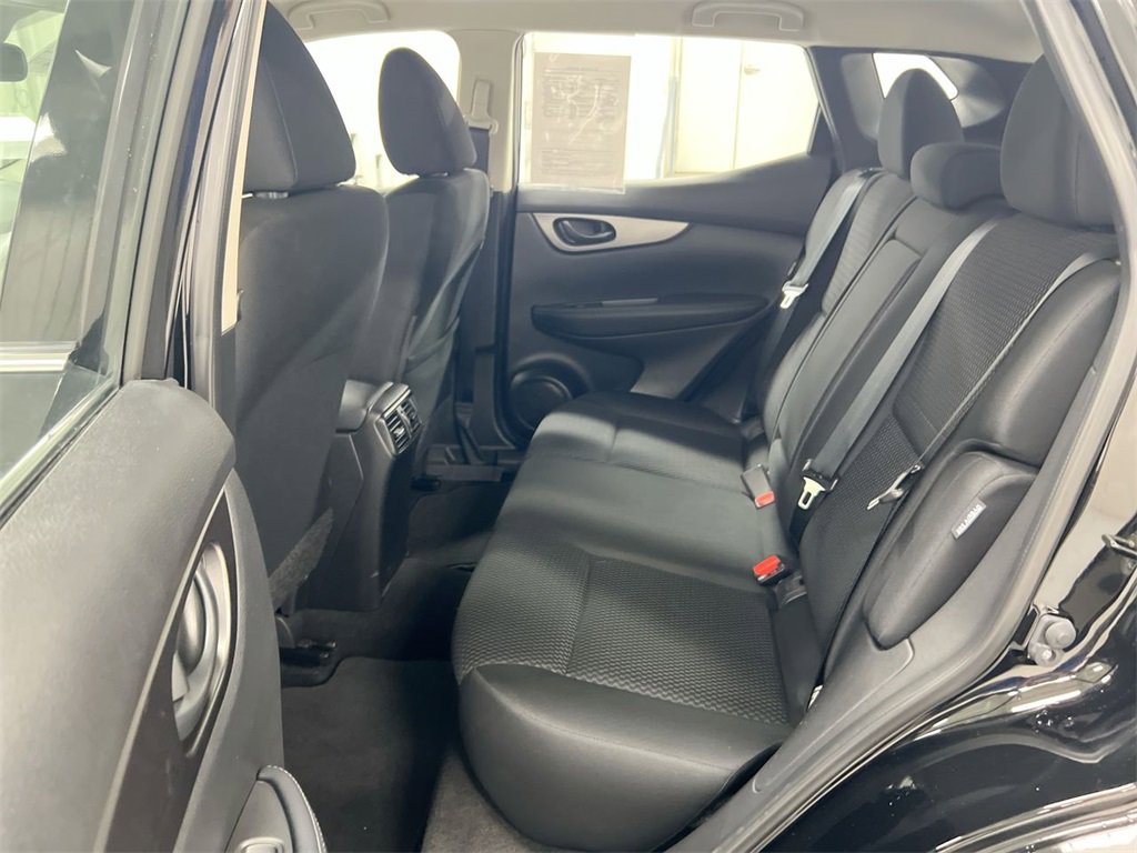 Used 2021 Nissan Rogue Sport S image 22