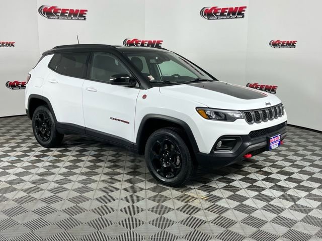 Used 2024 Jeep Compass Trailhawk image 2
