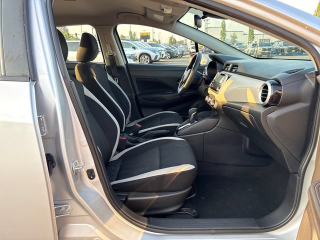 Used 2021 Nissan Versa SV FWD image 9