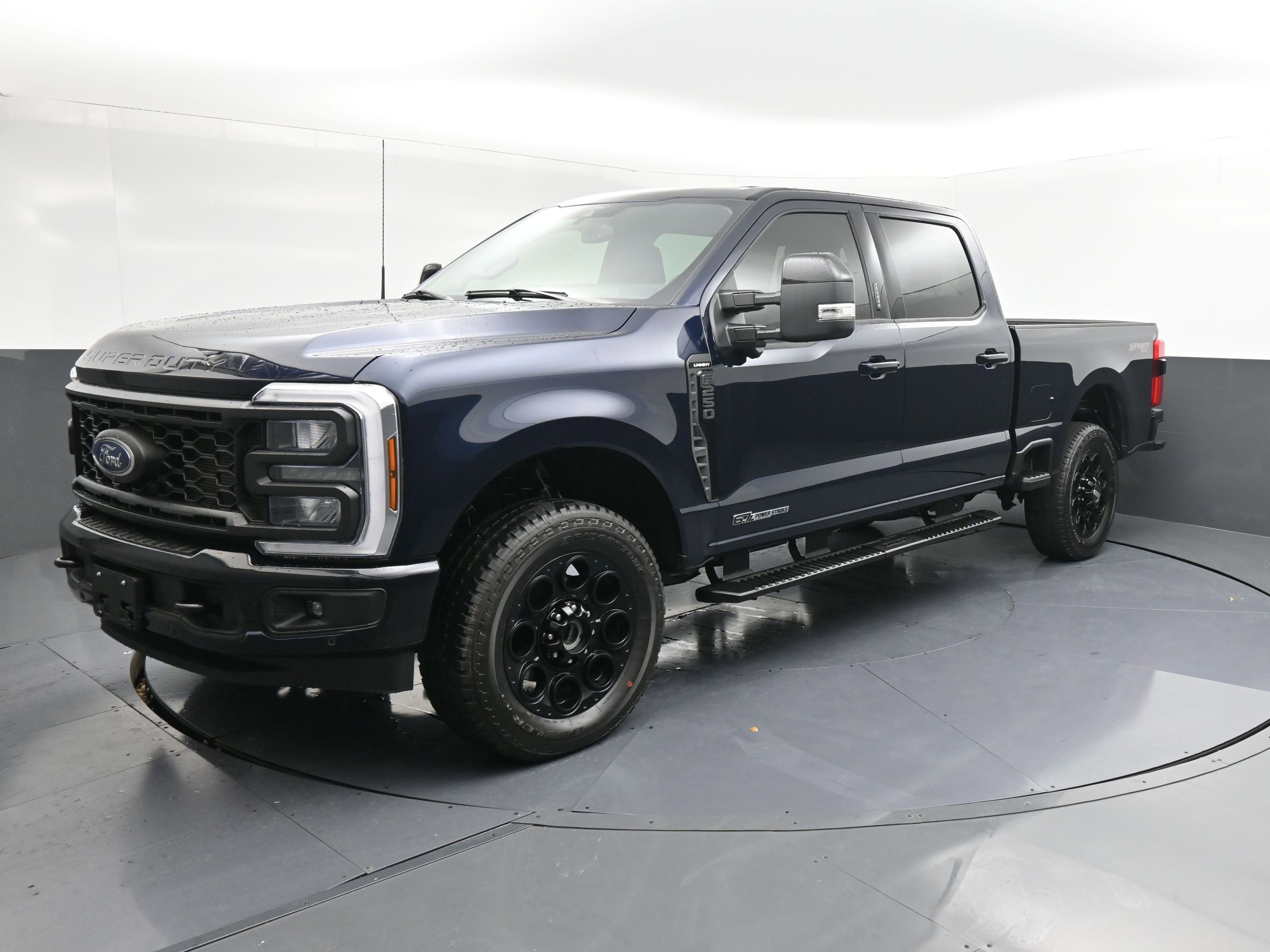 Used 2024 Ford F250 Lariat w/ Lariat Ultimate Package AWD/4WD image 1