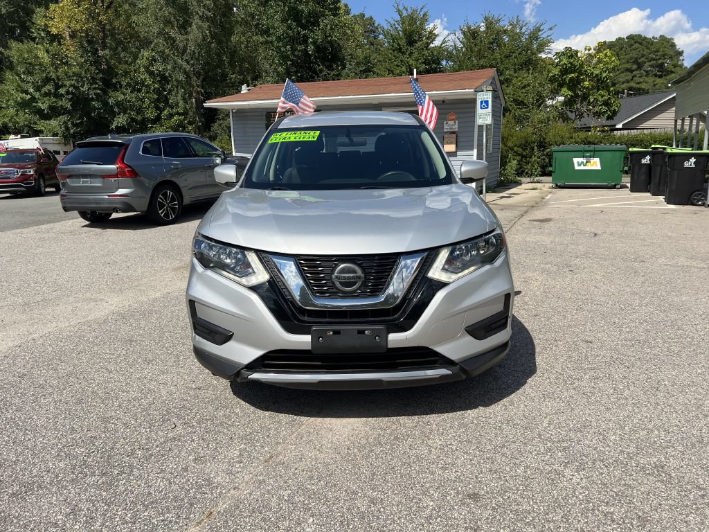 Used 2018 Nissan Rogue S AWD/4WD image 2