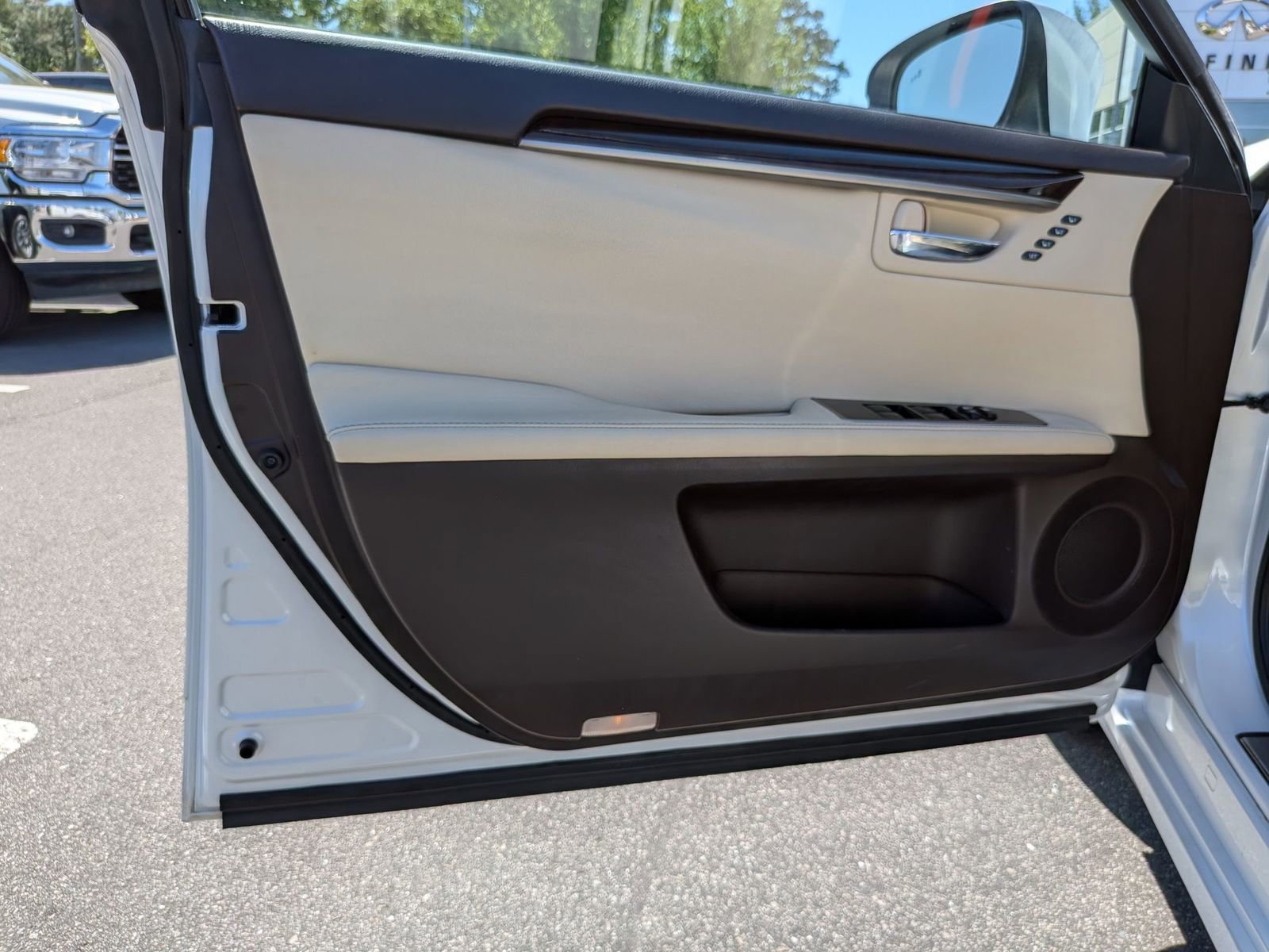 Used 2018 Lexus ES 350 w/ Premier Package image 12