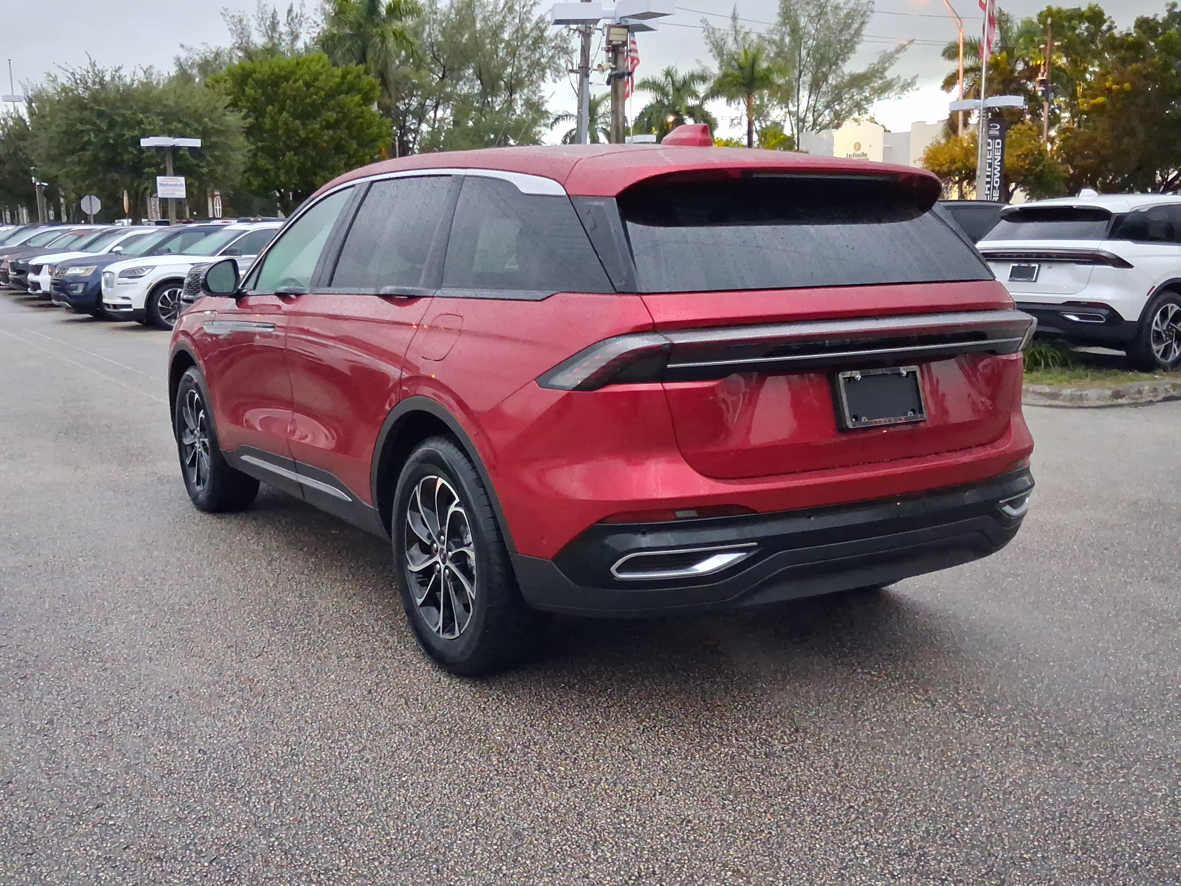 Certified 2024 Lincoln Nautilus Premier AWD/4WD image 3