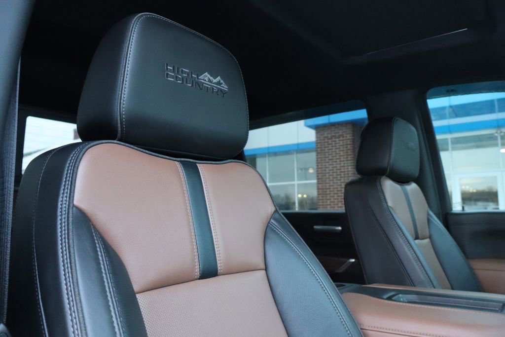 Used 2021 Chevrolet Silverado 2500 High Country w/ Technology Package image 56