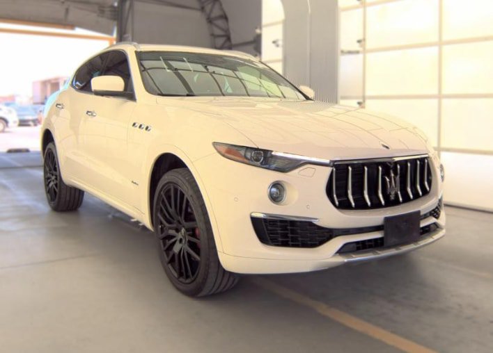 Used 2019 Maserati Levante GranLusso AWD/4WD image 2